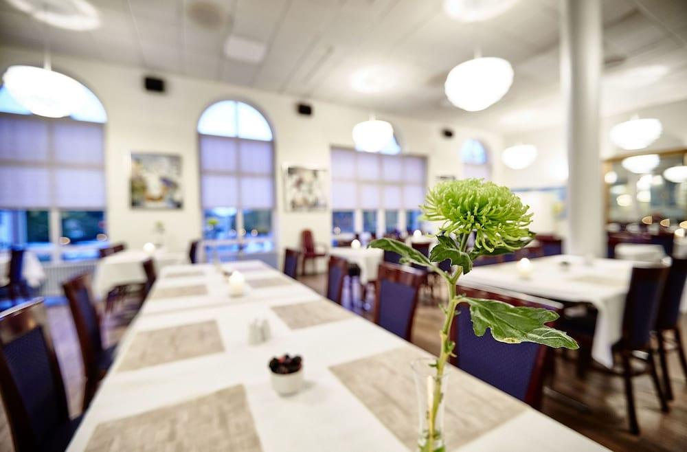 הולסטברו Hotel Schaumburg מראה חיצוני תמונה