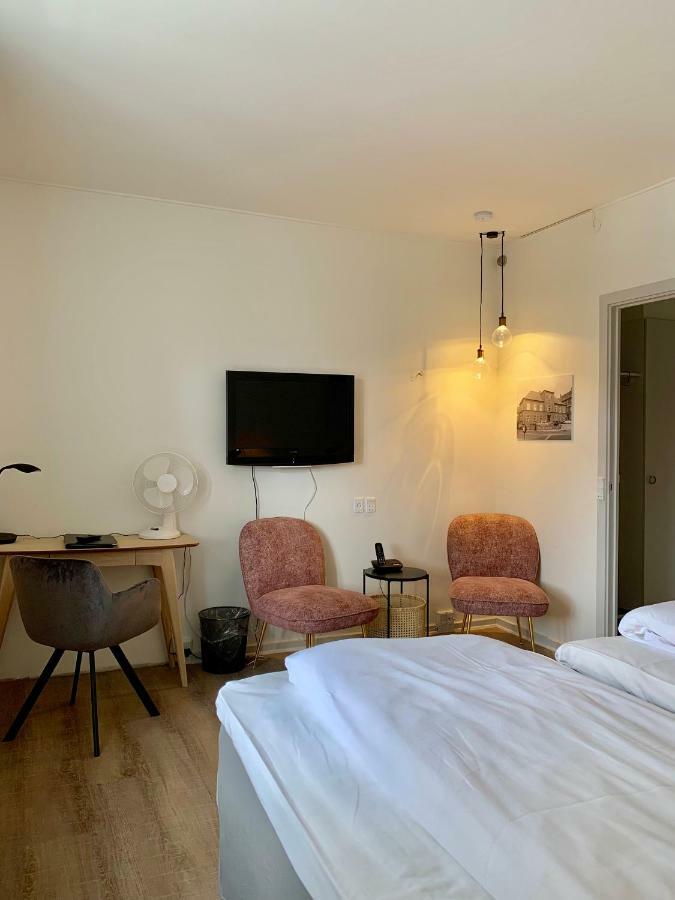 הולסטברו Hotel Schaumburg מראה חיצוני תמונה